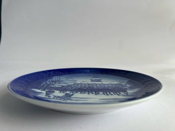 Listing 4 of 8 for Royal Copenhagen 1992 Year Plate Queen's Coach Holland Collection