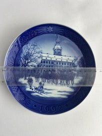 Listing 3 of 8 for Royal Copenhagen 1992 Year Plate Queen's Coach Holland Collection