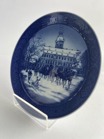 Listing 8 of 8 for Royal Copenhagen 1992 Year Plate Queen's Coach Holland Collection