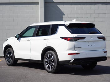 Mitsubishi Outlander 2026 photo 3