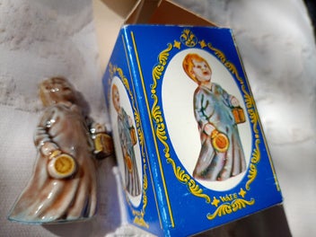 Listing 2 of 4 for VINTAGE WADE Glazed Porcelain Boxed Nursery Rhyme Wee Willie Winkie