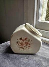 Listing 2 of 11 for Titian Biscuit Jar