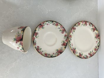 Listing 5 of 20 for Royal Doulton part tea set - Clover design 1940s