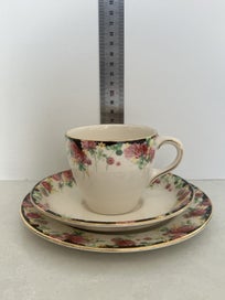 Listing 14 of 20 for Royal Doulton part tea set - Clover design 1940s