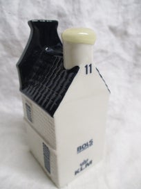 Listing 2 of 4 for * POR5 476 - KLM Delft Blue Miniature House - No 11