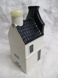Listing 3 of 4 for * POR5 476 - KLM Delft Blue Miniature House - No 11