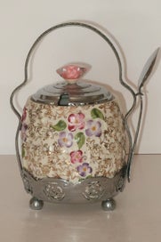 Listing 2 of 4 for ***GORGEOUS VINTAGE WADE LIDDED POT IN STAND BALL FEET***