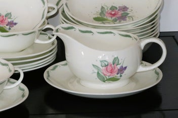 Listing 2 of 7 for ***STUNNING SUSIE COOPER DINNERSET "FRAGRANCE"***