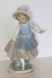 Listing 3 of 9 for ***FABULOUS HANDMADE NAO BY LLADRO GIRL FIGURINE***