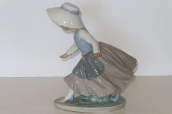 Listing 4 of 9 for ***FABULOUS HANDMADE NAO BY LLADRO GIRL FIGURINE***