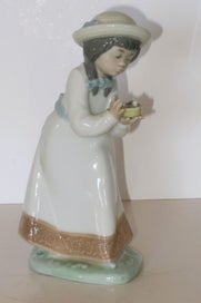 Listing 2 of 6 for ***FABULOUS NAO BY LLADRO GIRL WITH BIRDS NEST***