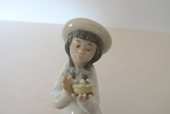 Listing 4 of 6 for ***FABULOUS NAO BY LLADRO GIRL WITH BIRDS NEST***