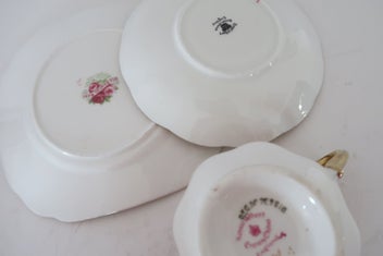 Listing 2 of 2 for ***GORGEOUS ROYAL ALBERT OLD ENGLISH ROSES HEAVY GOLD TRIO***