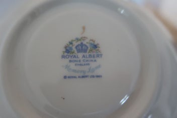 Listing 2 of 2 for ***ROYAL ALBERT "MEMORY LANE" TRIO***