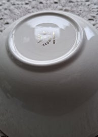 Listing 5 of 7 for Crown Lynn older serving or salad bowl