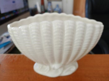 Listing 1 of 5 for Fabulously Midcentury SylvaC White Oyster SHELL Vase