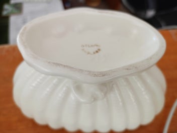 Listing 4 of 5 for Fabulously Midcentury SylvaC White Oyster SHELL Vase