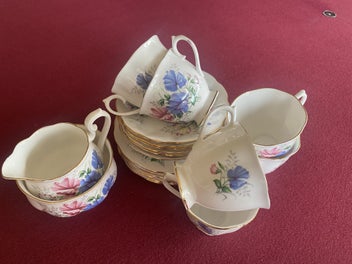 Listing 2 of 10 for Vintage Royal Albert Tea Set 20 pc Sweet Pea