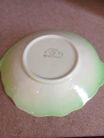 Listing 2 of 2 for Crown Devon Leaf Dish, Tomato in corner