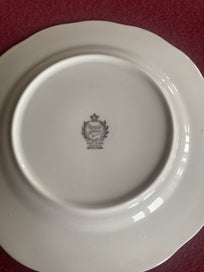 Listing 7 of 7 for Vintage Queen Anne White Gold Trim Tea Cup Saucer and Plate