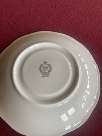 Listing 5 of 7 for Vintage Queen Anne White Gold Trim Tea Cup Saucer and Plate