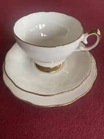 Listing 1 of 7 for Vintage Queen Anne White Gold Trim Tea Cup Saucer and Plate