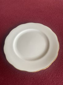 Listing 6 of 7 for Vintage Queen Anne White Gold Trim Tea Cup Saucer and Plate
