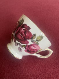 Listing 2 of 7 for Vintage Queen Anne White Red Roses Gold Trim Tea Cup Saucer and Plate