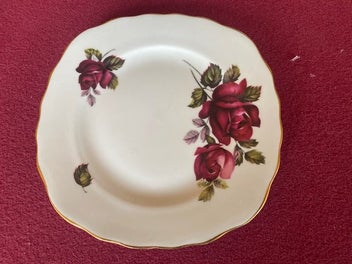 Listing 6 of 7 for Vintage Queen Anne White Red Roses Gold Trim Tea Cup Saucer and Plate