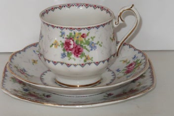 Listing 1 of 2 for ***ROYAL ALBERT TRIO "PETIT POINT"***