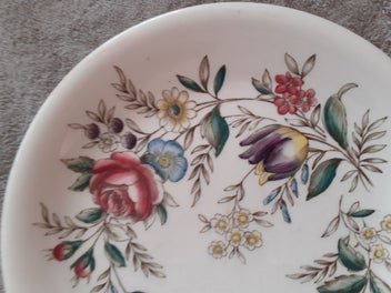 Listing 2 of 5 for Hampshire 10" Dinner Plate Vintage Floral Design Johnson Bros Windsor Ware