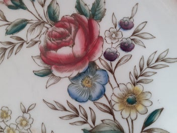 Listing 3 of 5 for Hampshire 10" Dinner Plate Vintage Floral Design Johnson Bros Windsor Ware