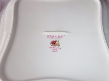 Listing 6 of 7 for Royal Albert Old Country Roses Divided Server - NEW