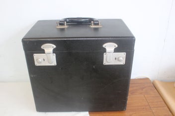 Listing 4 of 4 for SINGER 221 FEATHERWEIGHT COLLECTIBLE SEWING MACHINE