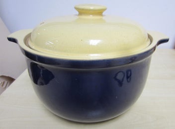 Listing 1 of 6 for Large Denby Casserole