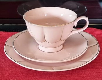 Listing 2 of 7 for EXQUISITE Vintage "Maxwell Williams" BLUSH 24ct Hand Painted Trio