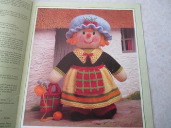 Listing 3 of 11 for Jean Greenhowe's Book - MacScarecrow Clan