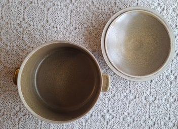 Listing 5 of 9 for Temuka Riverstone casserole - lovely condition with original lid