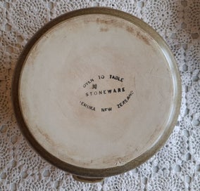 Listing 7 of 9 for Temuka Riverstone casserole - lovely condition with original lid