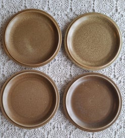 Listing 1 of 7 for 4 Temuka Riverstone bread and butters