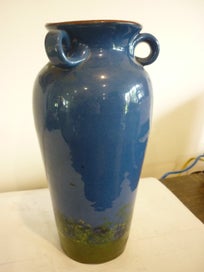 Listing 2 of 5 for PARROT IN A TREE LARGE VASE