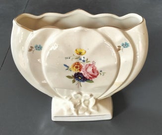 Listing 4 of 6 for Titian T.103 Vase