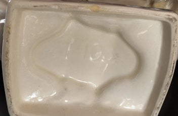 Listing 5 of 6 for Titian T.103 Vase