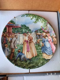 Listing 6 of 10 for Wedgewood Decorative plates x 8 Box lot 1365 (CL866)