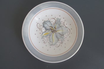 Listing 2 of 10 for TWO SMALL SUSIE COOPER PLATES