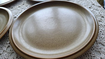 Listing 7 of 9 for 6 matching Temuka Riverstone lunch plates 24cms