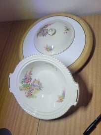 Listing 4 of 9 for Beautiful Old English Lidded Serving Dish