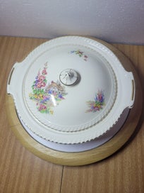 Listing 2 of 9 for Beautiful Old English Lidded Serving Dish