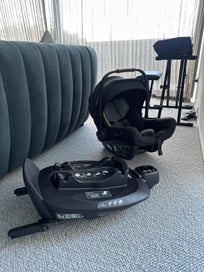 Listing 2 of 8 for Nuna Pipa Next Capsule & Next Swivel Base