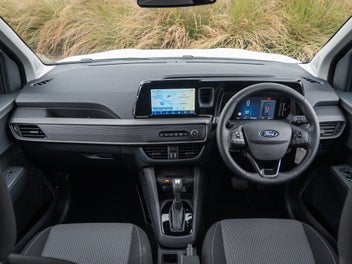 Ford Transit Courier 2025 photo 3